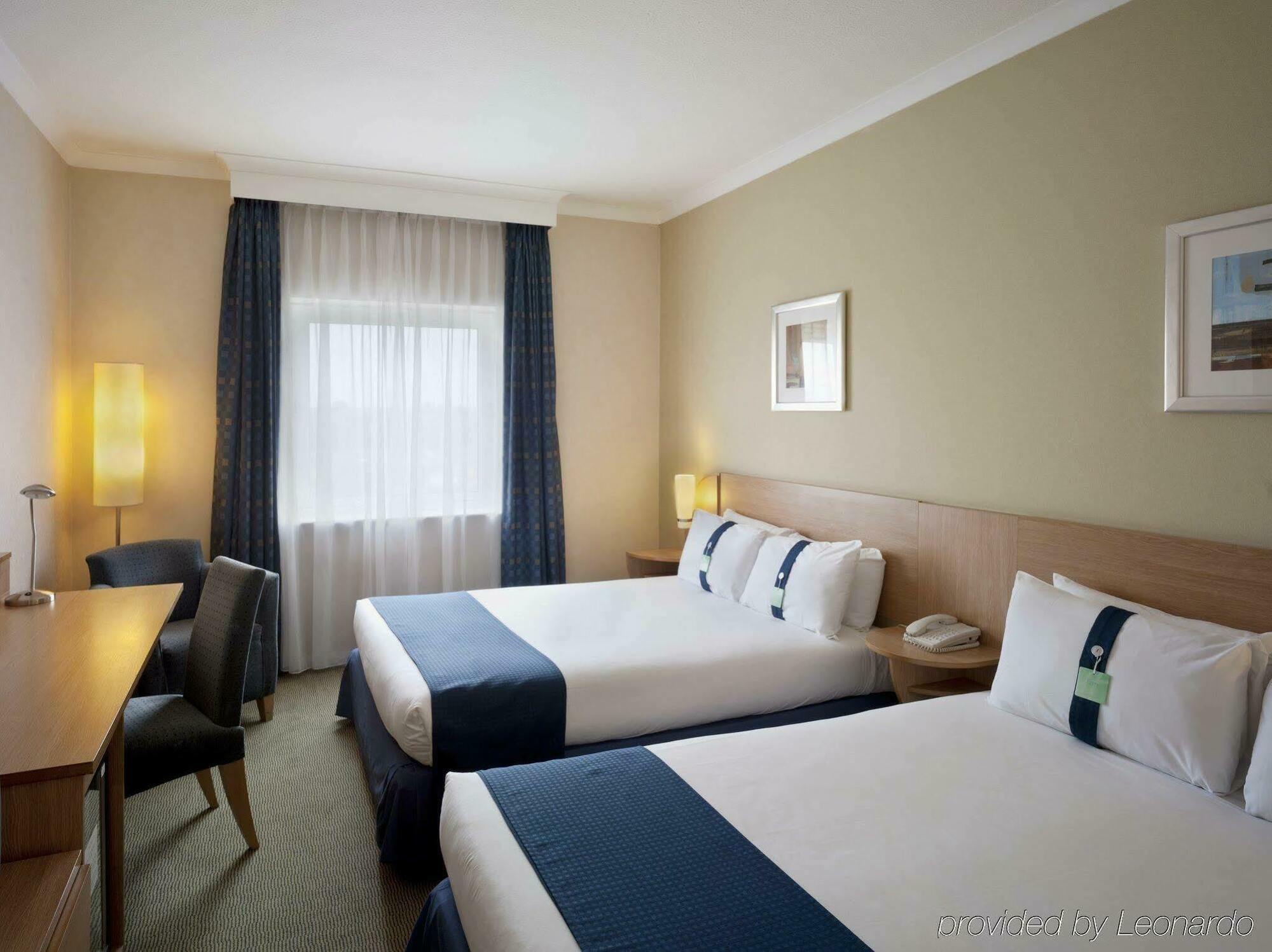 Holiday Inn London Brent Cross, An Ihg Hotel Exterior foto