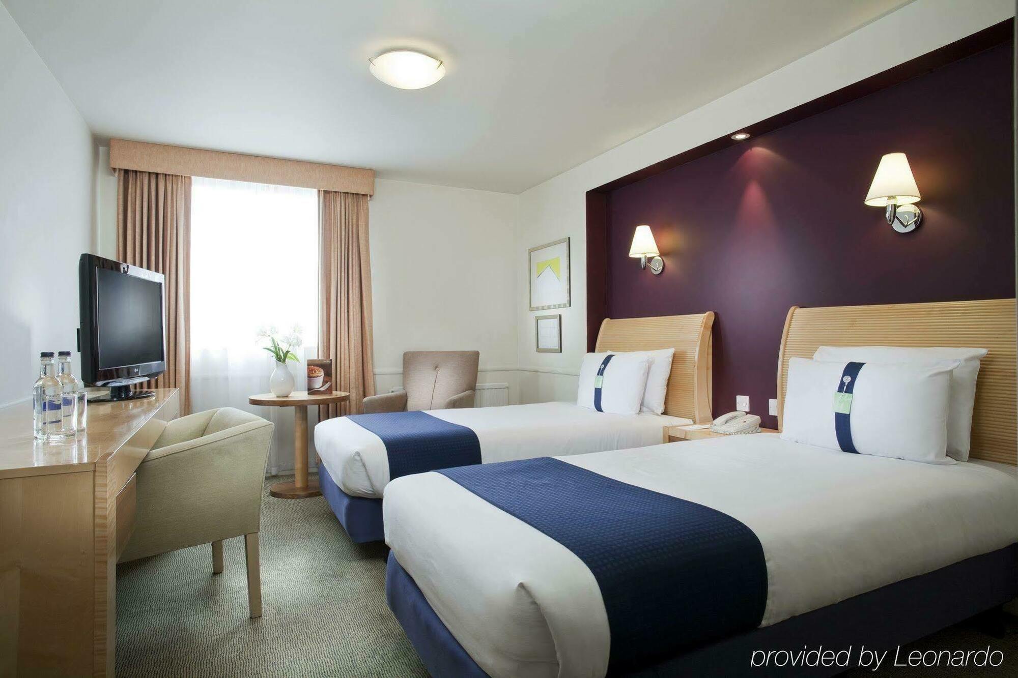 Holiday Inn London Brent Cross, An Ihg Hotel Exterior foto